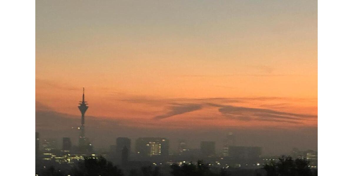 Etagenwohnung Neuss - 2 Zimmer, 70 m&sup2;, 1.300&euro; | Angebot:25961178