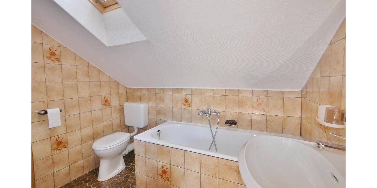 Mehrfamilienhaus, Wohnhaus Haan - 6 Zimmer, 146 m&sup2;, 480.000&euro; | Angebot:26713778