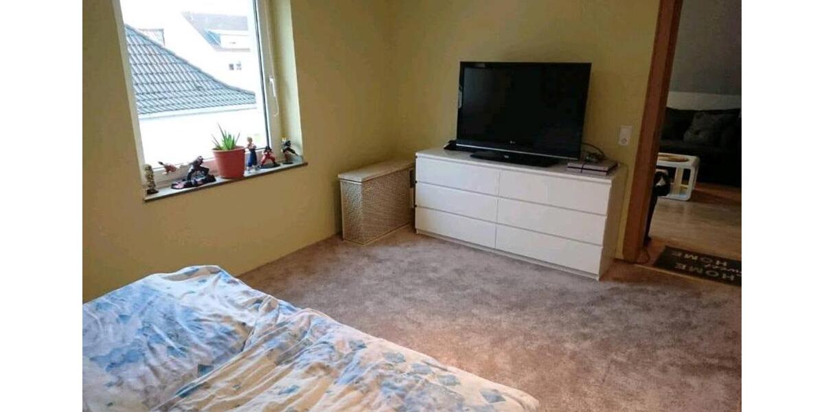 Dachgeschoßwohnung Wermelskirchen - 3.5 Zimmer, 60 m&sup2;, 135.000&euro; | Angebot:25887273