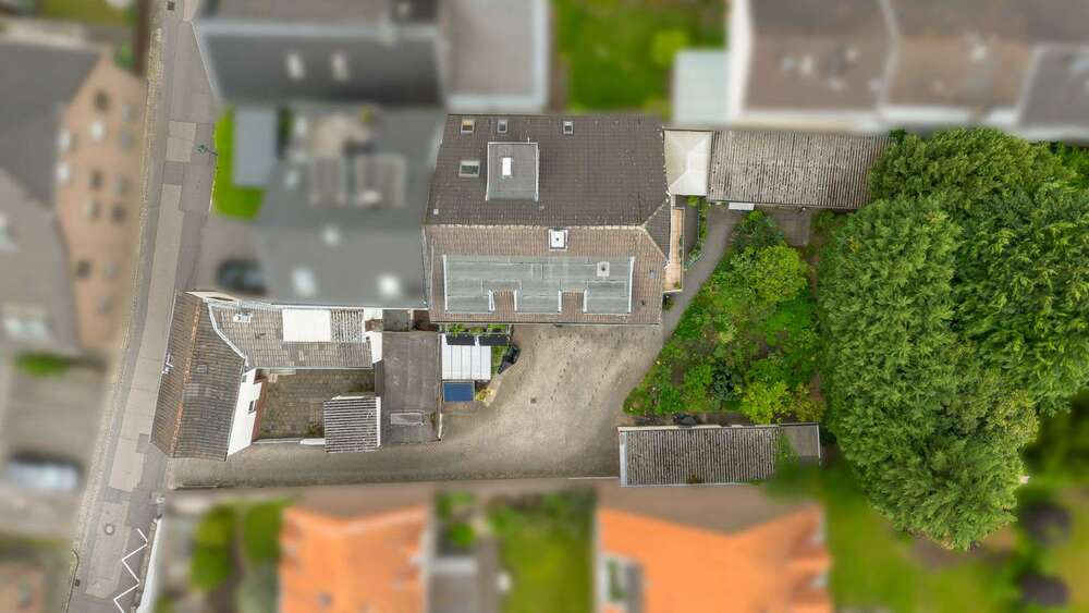 Einfamilienhaus Düsseldorf Lörick - 11 Zimmer, 446 m&sup2;, 2.350.000&euro; | Angebot:27009652