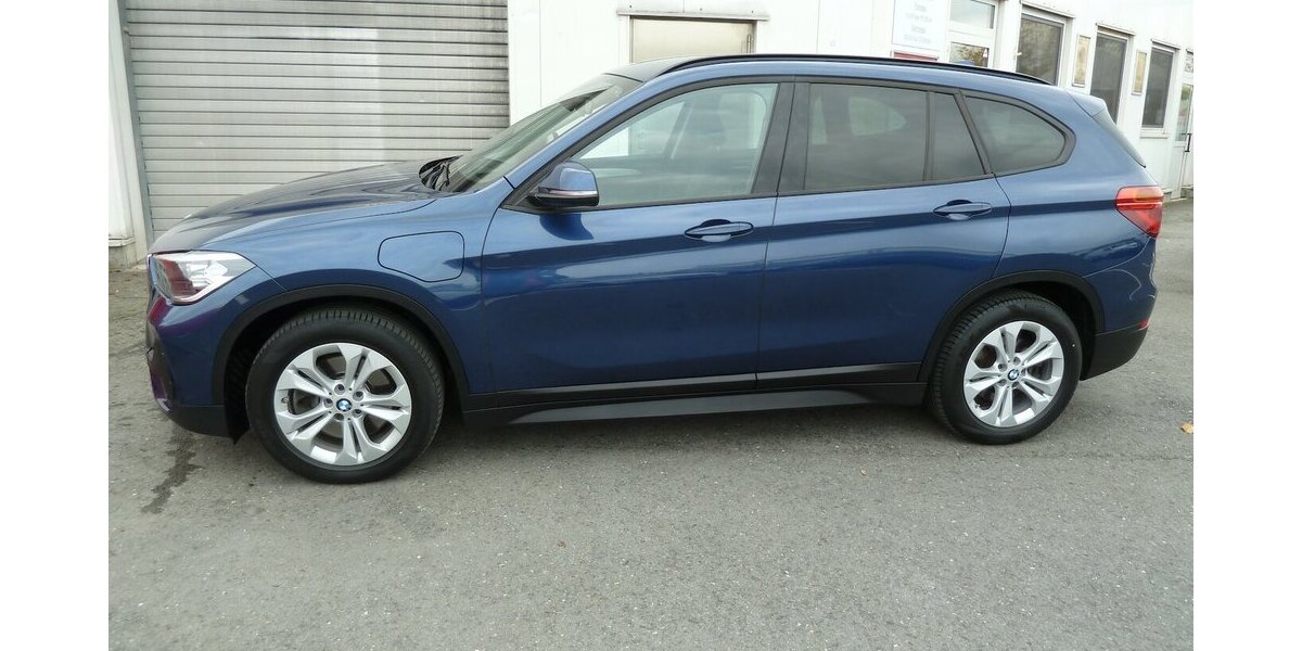 BMW X1 25e X drive Steptronic Navi Head up E-Sitze 154.000 km 16.900 &euro; Ratingen 40885
