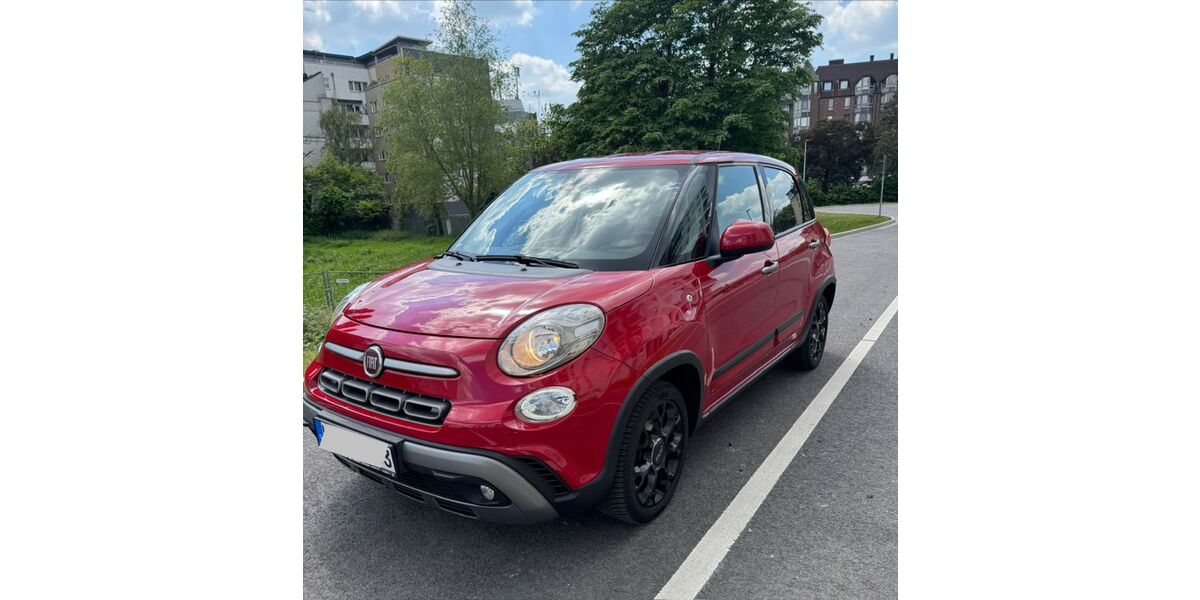 Fiat 500L 107.640 km 9.490 &euro; Düsseldorf 40599