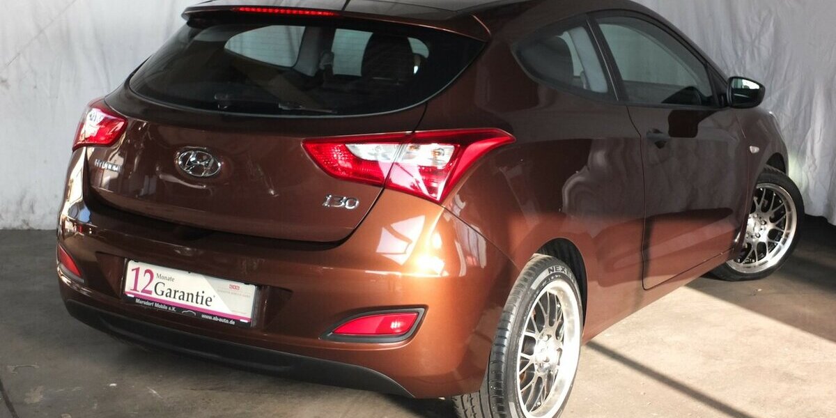 Hyundai i30 KLIMAAUTOMATIK SPORT LMF/BREITREIFEN 117.877 km 6.998 &euro; Köln 50858