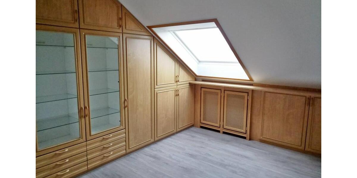 Dachgeschoßwohnung Leverkusen Bürrig - 3 Zimmer, 82 m&sup2;, 750&euro; | Angebot:26485668