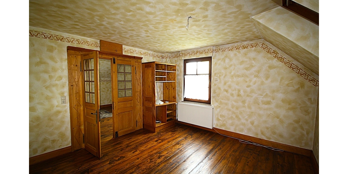 Kernsaniertes Einfamilienhaus mit (Bau)-Grundstück und großem Anbau mit vielen Nutzungsmöglichkeiten - Einfamilienhaus Solingen Ohligs | Angebot:23472326