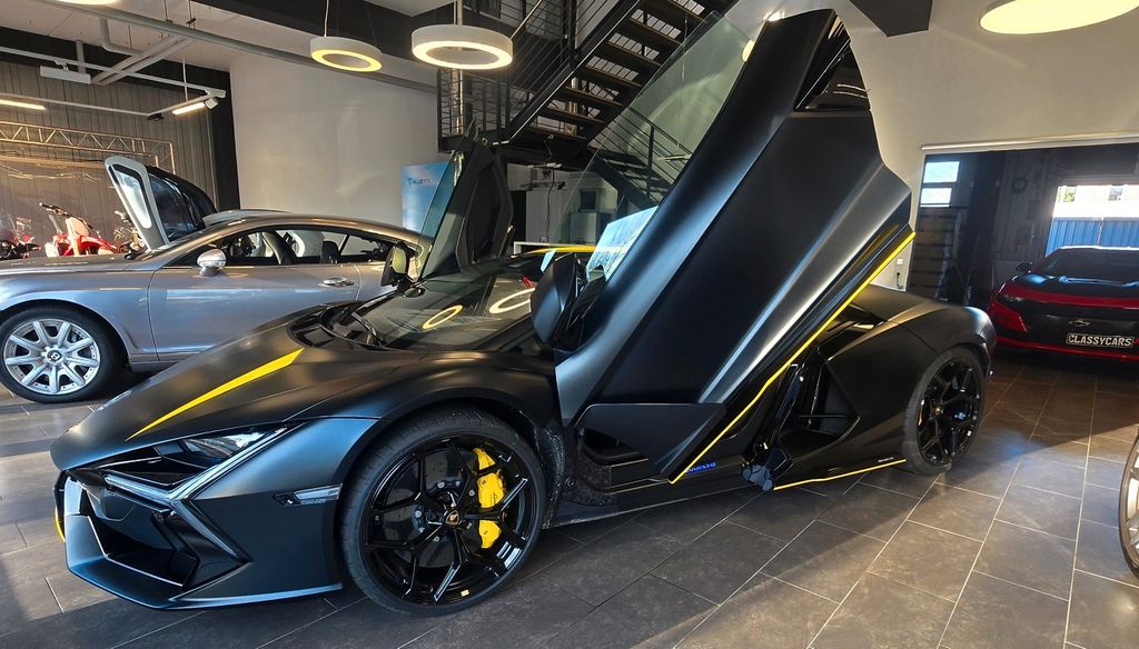 Lamborghini Revuelto 2.900 km 584.999 &euro; Kaarst 41564