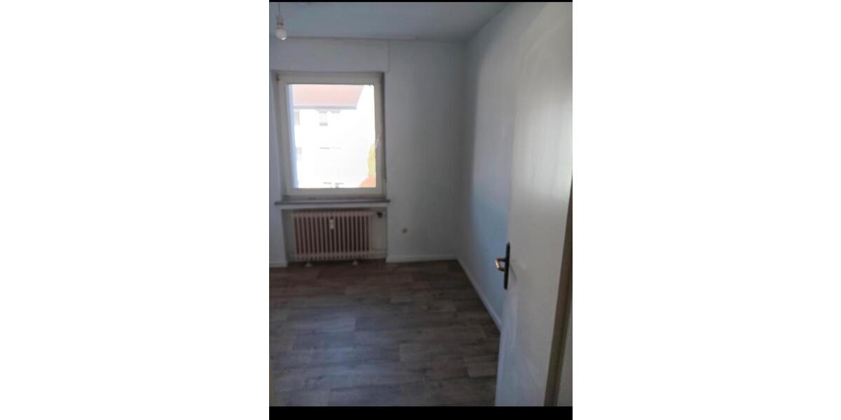 Dachgeschoßwohnung Remscheid - 3 Zimmer, 57 m&sup2;, 400&euro; | Angebot:26028930