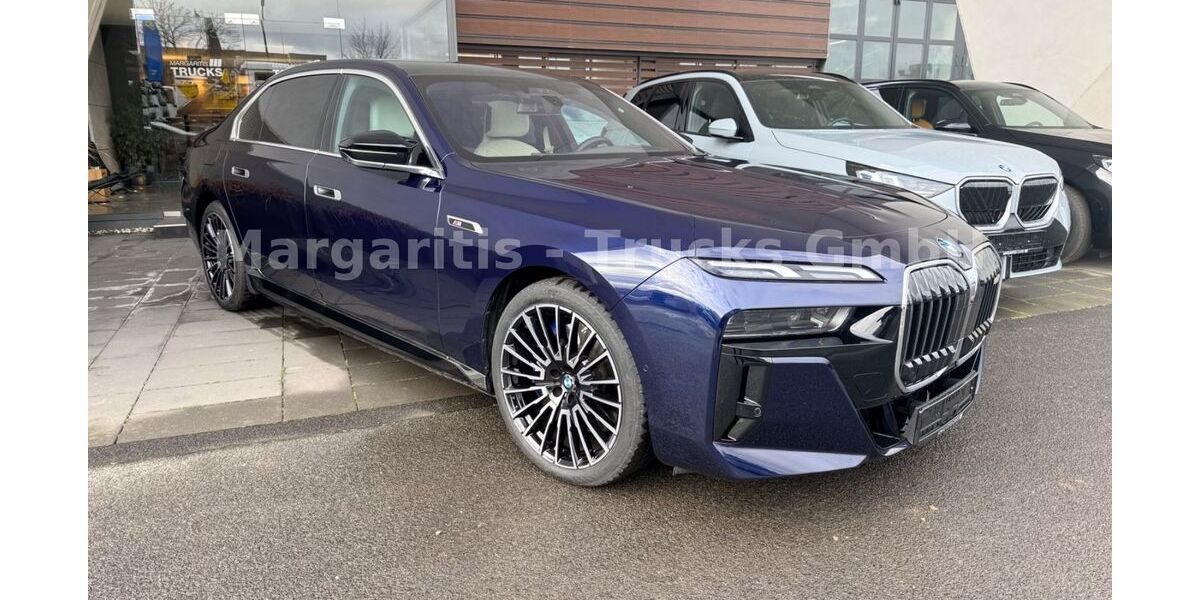 BMW M760 12.800 km 113.890 &euro; Köln Rodenkirchen 50996