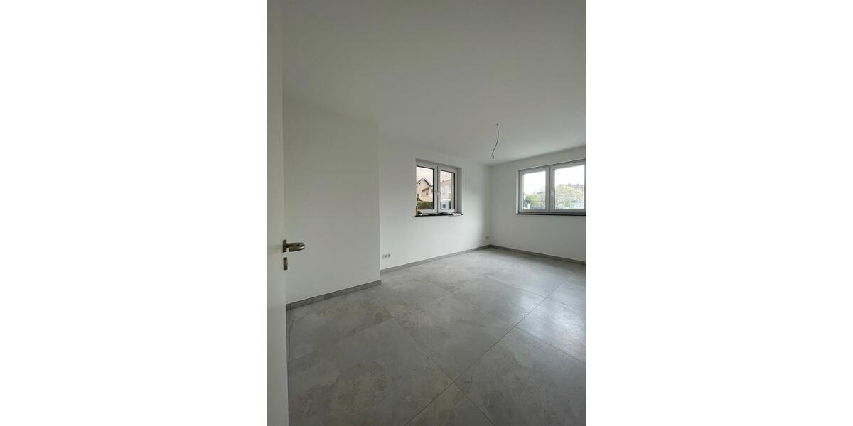 Erdgeschoßwohnung Bergisch Gladbach Alt-Frankenforst - 3 Zimmer, 80 m&sup2;, 1.500&euro; | Angebot:26022718