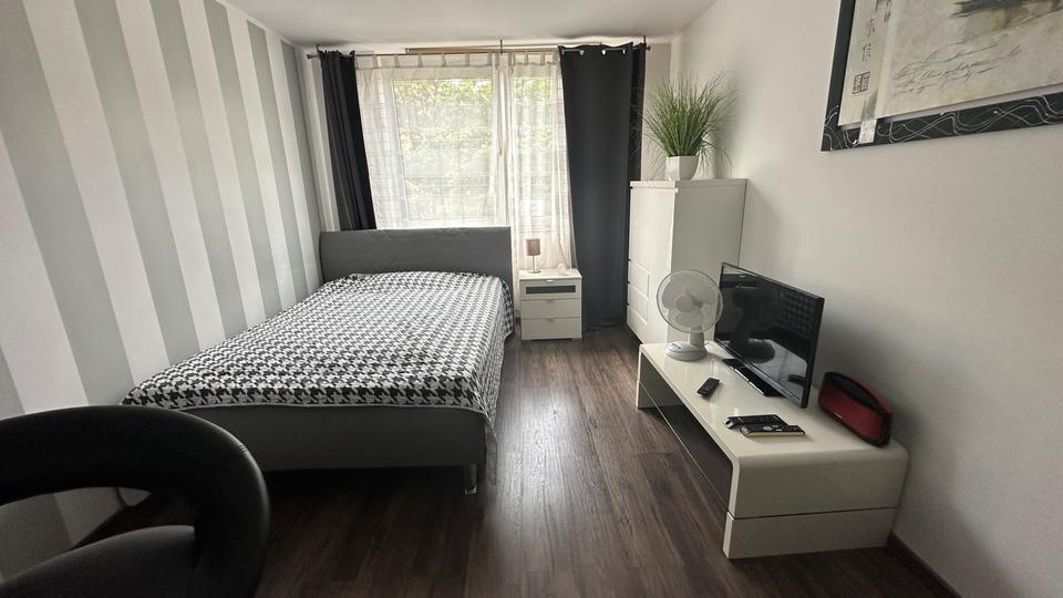Etagenwohnung Düsseldorf Pempelfort - 1 Zimmer, 33 m&sup2;, 895&euro; | Angebot:25635921