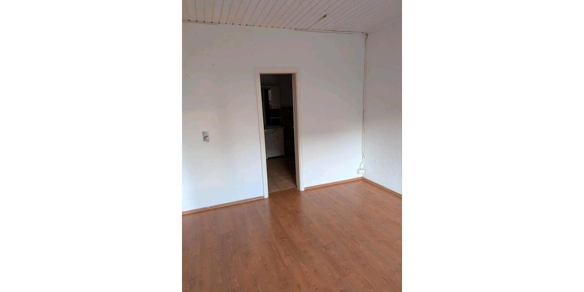 Etagenwohnung Bergheim - 2 Zimmer, 80 m&sup2;, 930&euro; | Angebot:25975016