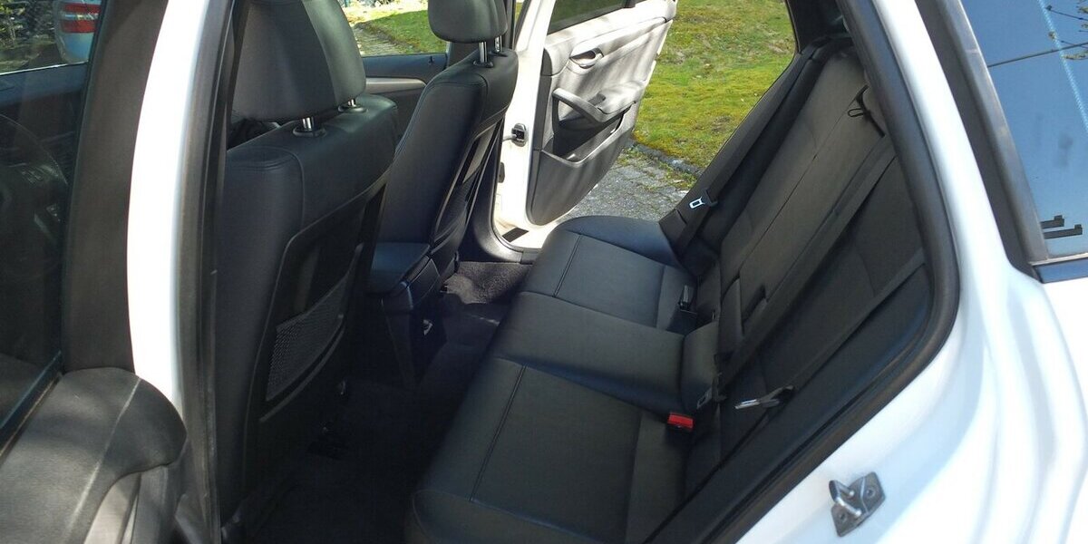 BMW X1 16 d sDrive LEDER XENON NAVI PANORAMA M-SPORTPA 133.459 km 12.804 &euro; Köln 50858