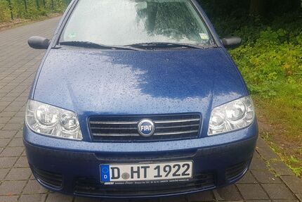 Fiat Punto 30.000 km 4.444 &euro; Düsseldorf 40231