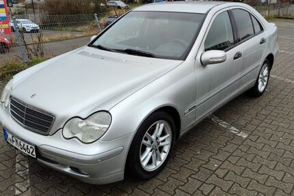 Mercedes-Benz C 220 210.000 km 4.900 &euro; Köln 51103