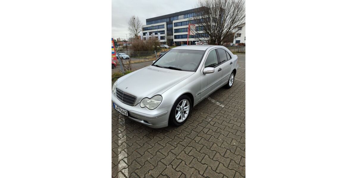 Mercedes-Benz C 220 210.000 km 4.900 &euro; Köln 51103