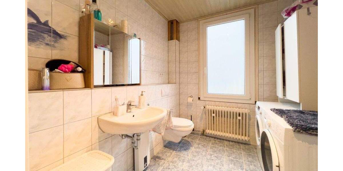 Reihenmittelhaus Solingen Höhscheid - 6 Zimmer, 145 m&sup2;, 319.000&euro; | Angebot:25779467