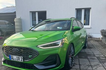 Ford Focus 9.600 km 33.999 &euro; Bergisch Gladbach 51467