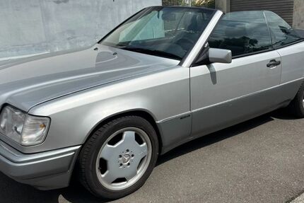 Mercedes-Benz 220 110.000 km 25.950 &euro; Solingen 42653