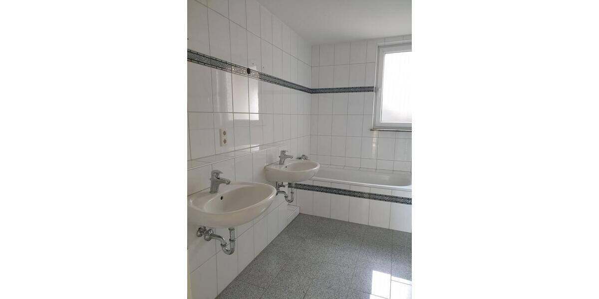 Etagenwohnung Langenfeld (Rheinland) - 3 Zimmer, 95 m&sup2;, 365.000&euro; | Angebot:25839539