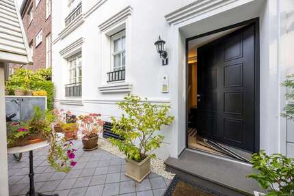 Haus Düsseldorf Heerdt - 9 Zimmer, 292 m&sup2;, 2.995.000&euro; | Angebot:24572360