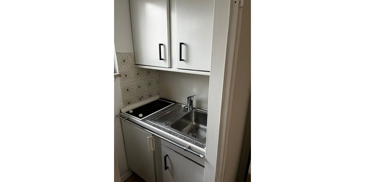 Etagenwohnung Düsseldorf Lörick - 1 Zimmer, 22 m&sup2;, 700&euro; | Angebot:25963984