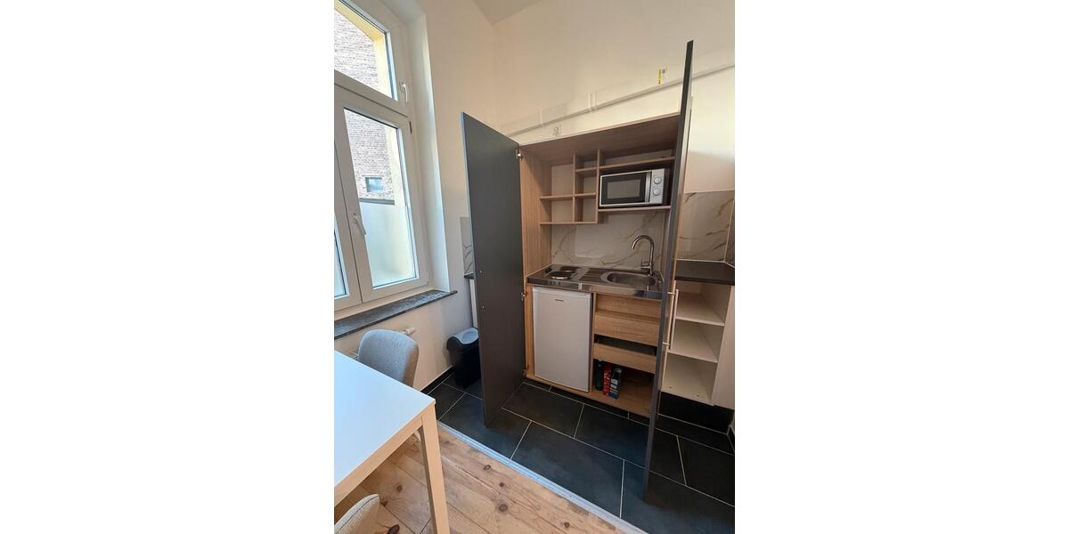 Hochparterre Köln Rodenkirchen - 1 Zimmer, 30 m&sup2;, 1.050&euro; | Angebot:26221220