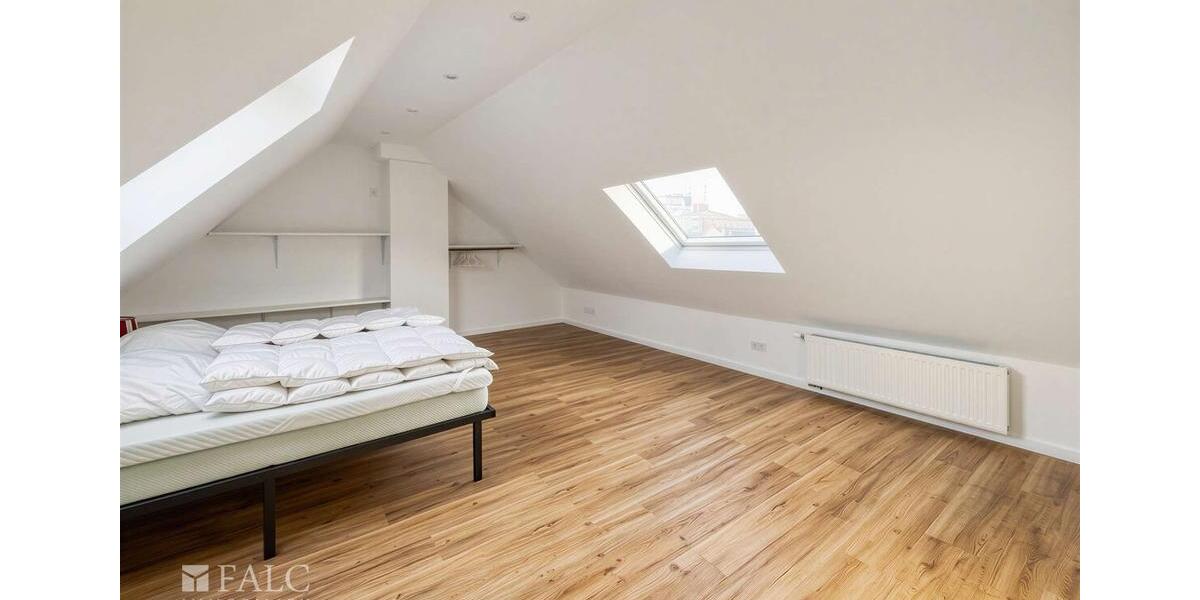 Dachgeschoßwohnung Köln Innenstadt - 3 Zimmer, 76 m&sup2;, 1.700&euro; | Angebot:25718748