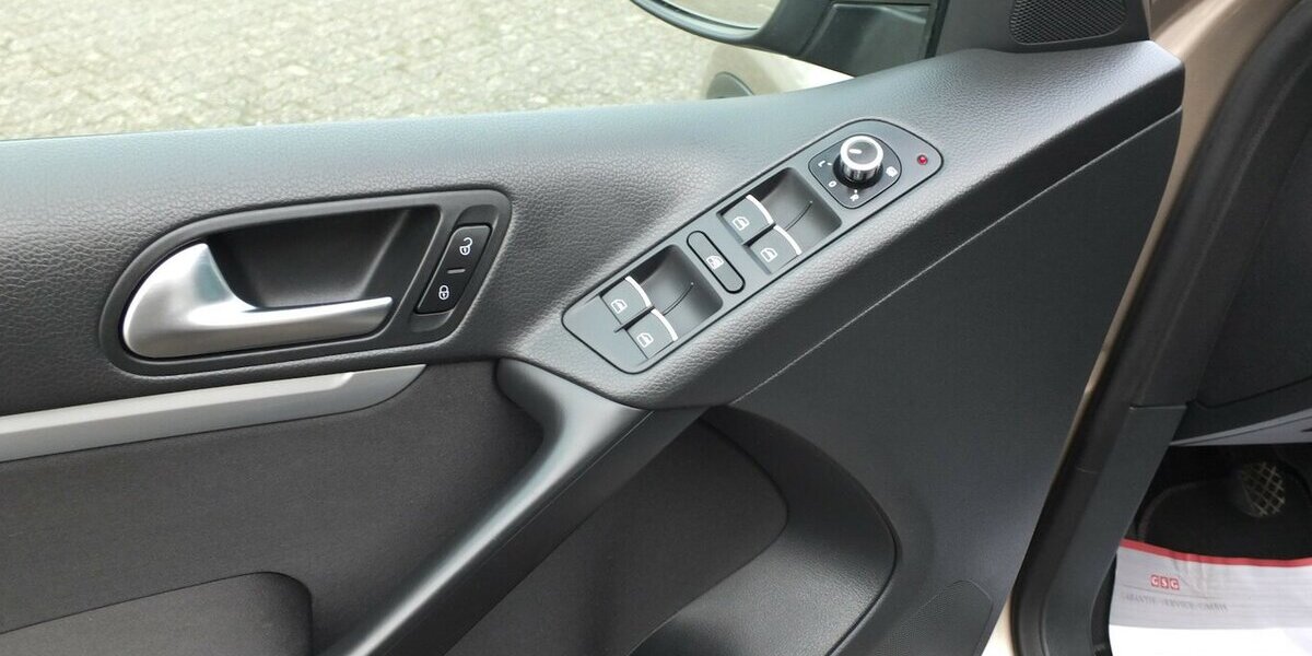 VW Tiguan CUP SPORTSTYLE BMT NAVI PARKPILOT TEMPOMAT 87.859 km 12.500 &euro; Köln 50858