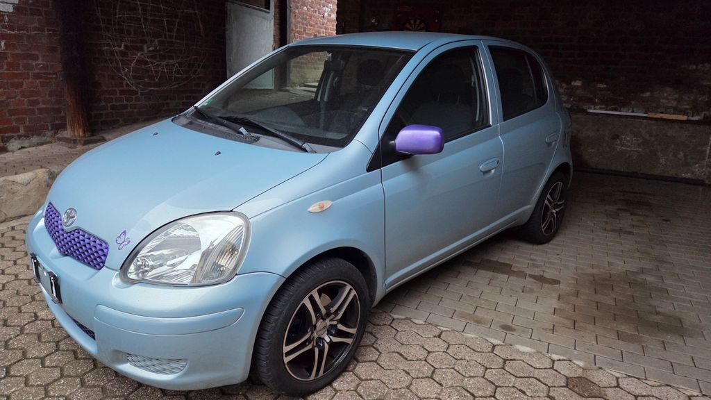 Toyota Yaris 175.592 km 2.700 &euro; Mönchengladbach 41199