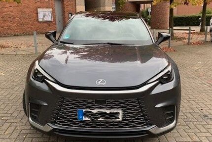 Lexus LBX 13.300 km 30.800 &euro; Köln 50765