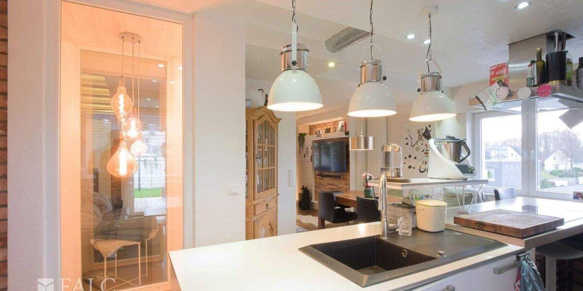 Bungalow Wermelskirchen - 4 Zimmer, 118 m&sup2;, 395.000&euro; | Angebot:25696532