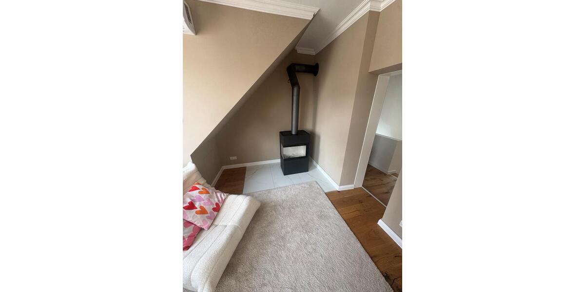 Dachgeschoßwohnung Düsseldorf Stadtbezirk 3 - 5 Zimmer, 140 m&sup2;, 3.500&euro; | Angebot:25941058