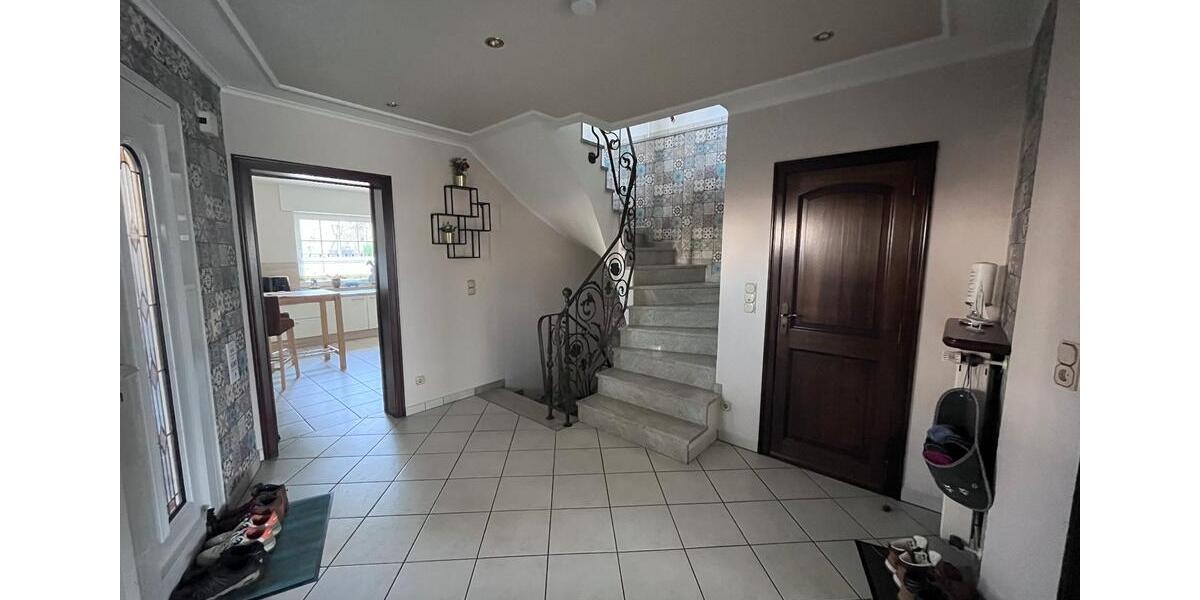 Mehrfamilienhaus, Wohnhaus Bergheim - 4 Zimmer, 167 m&sup2;, 2.420&euro; | Angebot:25899926