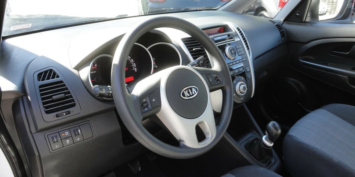 Kia Venga Vision 1,4 Klima SHZ Alu17+ Allwetter 2.Hd 96.000 km 4.950 &euro; Neuss 41462