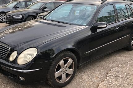 Mercedes-Benz E 200 232.571 km 2.690 &euro; Düsseldorf 40231