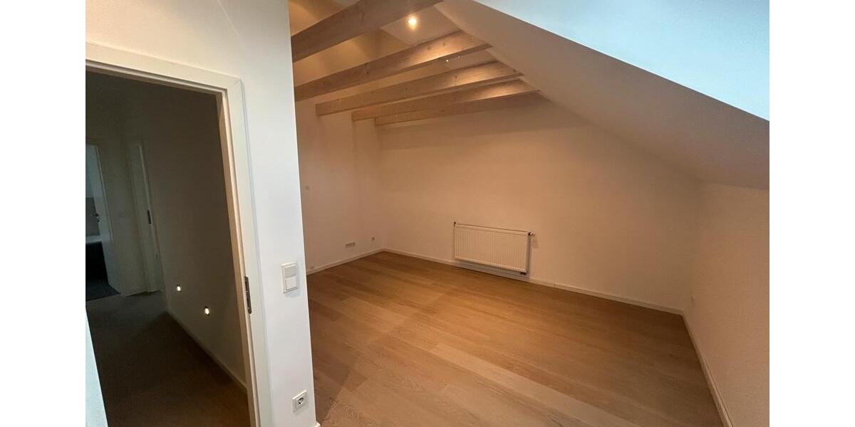 Dachgeschoßwohnung Solingen Burg - 3 Zimmer, 103 m&sup2;, 305.000&euro; | Angebot:25027377