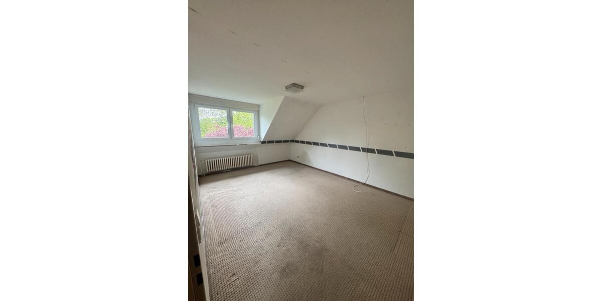 Dachgeschoßwohnung Köln Mülheim - 5 Zimmer, 105 m&sup2;, 360.000&euro; | Angebot:26676591