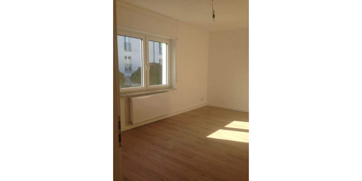 Etagenwohnung Köln Sürth - 3 Zimmer, 94 m&sup2;, 1.250&euro; | Angebot:26723163