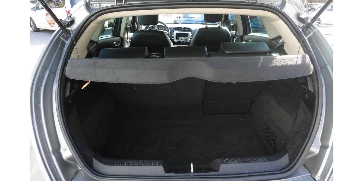 Lancia Delta Oro 1,9d 140 KW HU11/27 Klimatr+Navi+Leder 167.000 km 4.900 &euro; Neuss 41462