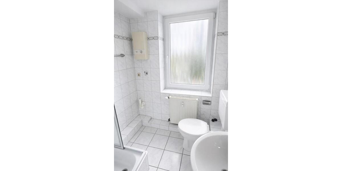 Dachgeschoßwohnung Solingen - 2 Zimmer, 36 m&sup2;, 390&euro; | Angebot:26001652