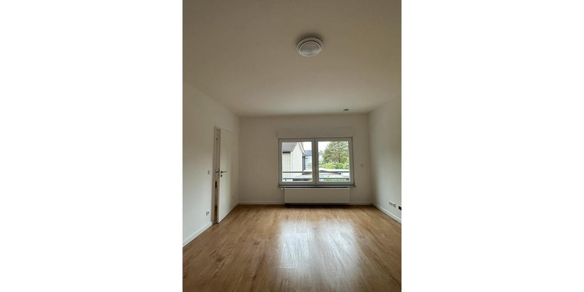 Erdgeschoßwohnung Bergisch Gladbach Alt-Frankenforst - 3 Zimmer, 120 m&sup2;, 2.050&euro; | Angebot:26573007