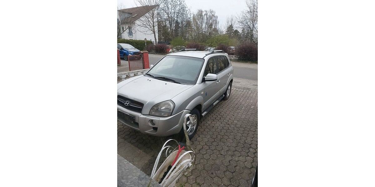 Hyundai TUCSON 133.400 km 2.800 &euro; Elsdorf 50189