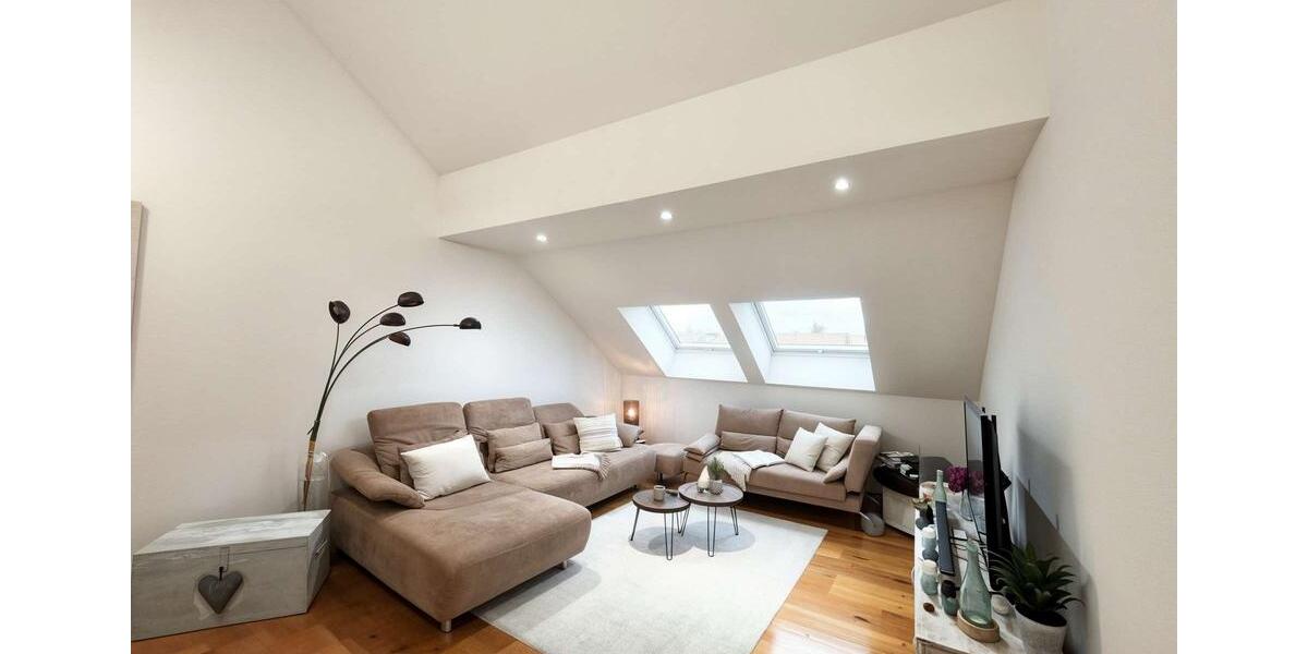 Dachgeschoßwohnung Solingen Wald - 3 Zimmer, 95 m&sup2;, 1.350&euro; | Angebot:26384126