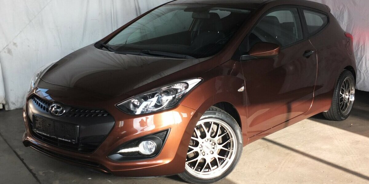 Hyundai i30 KLIMAAUTOMATIK SPORT LMF/BREITREIFEN 117.877 km 6.998 &euro; Köln 50858