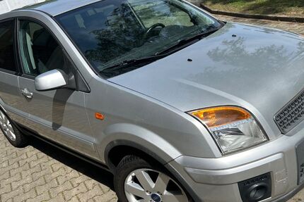 Ford Fusion 65.742 km 4.321 &euro; Köln 51069