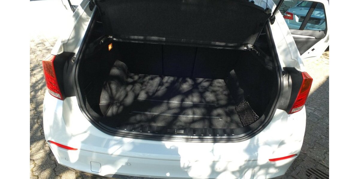 BMW X1 16 d sDrive LEDER XENON NAVI PANORAMA M-SPORTPA 133.459 km 12.804 &euro; Köln 50858