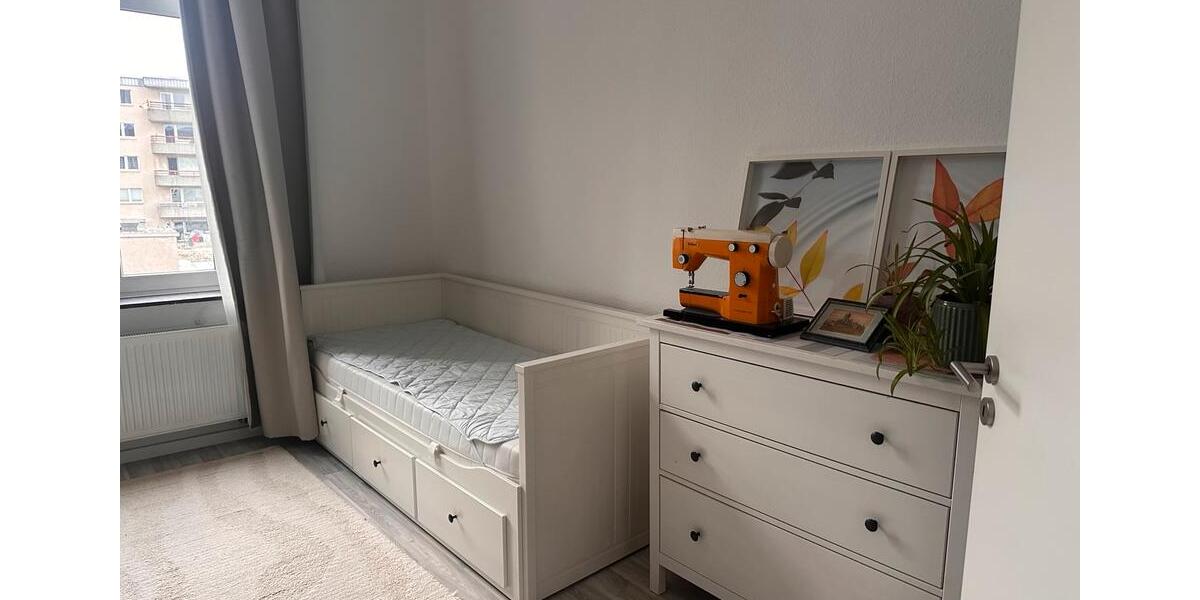 Etagenwohnung Köln Mülheim - 3 Zimmer, 76 m&sup2;, 1.300&euro; | Angebot:25905937
