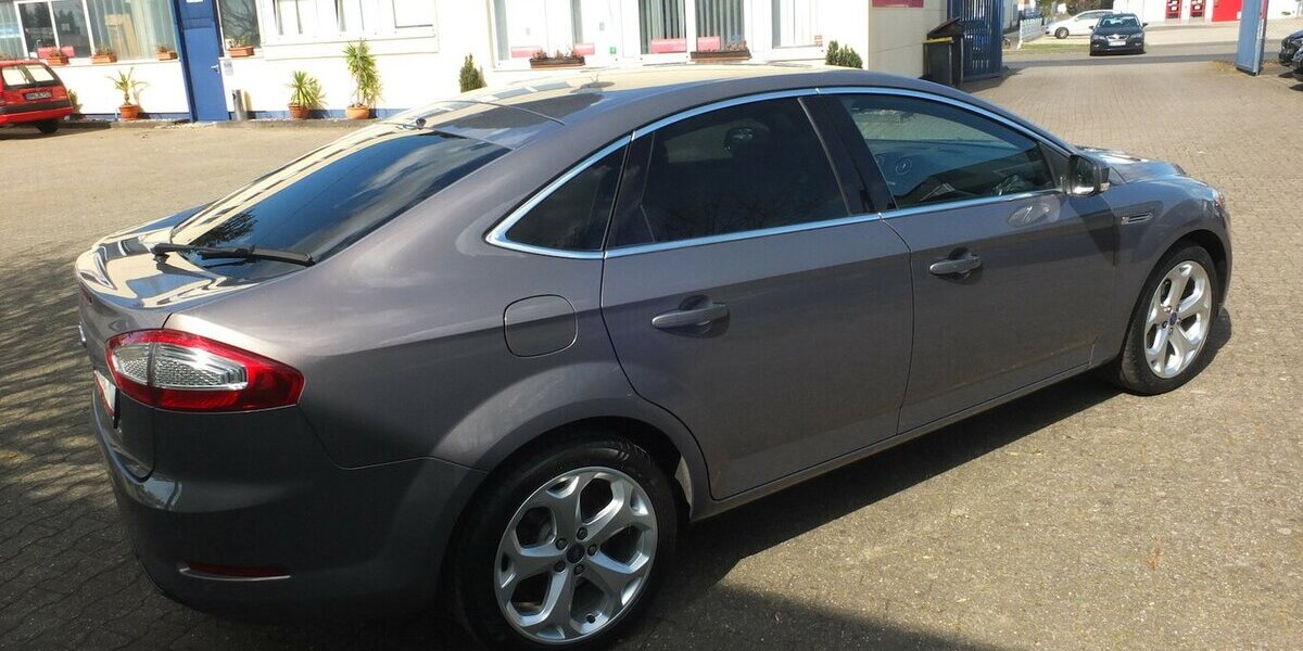 Ford Mondeo 2.0TDCi BUSINESS NAVI XENON PDC AHK BLUETOO 143.215 km 9.908 &euro; Köln 50858