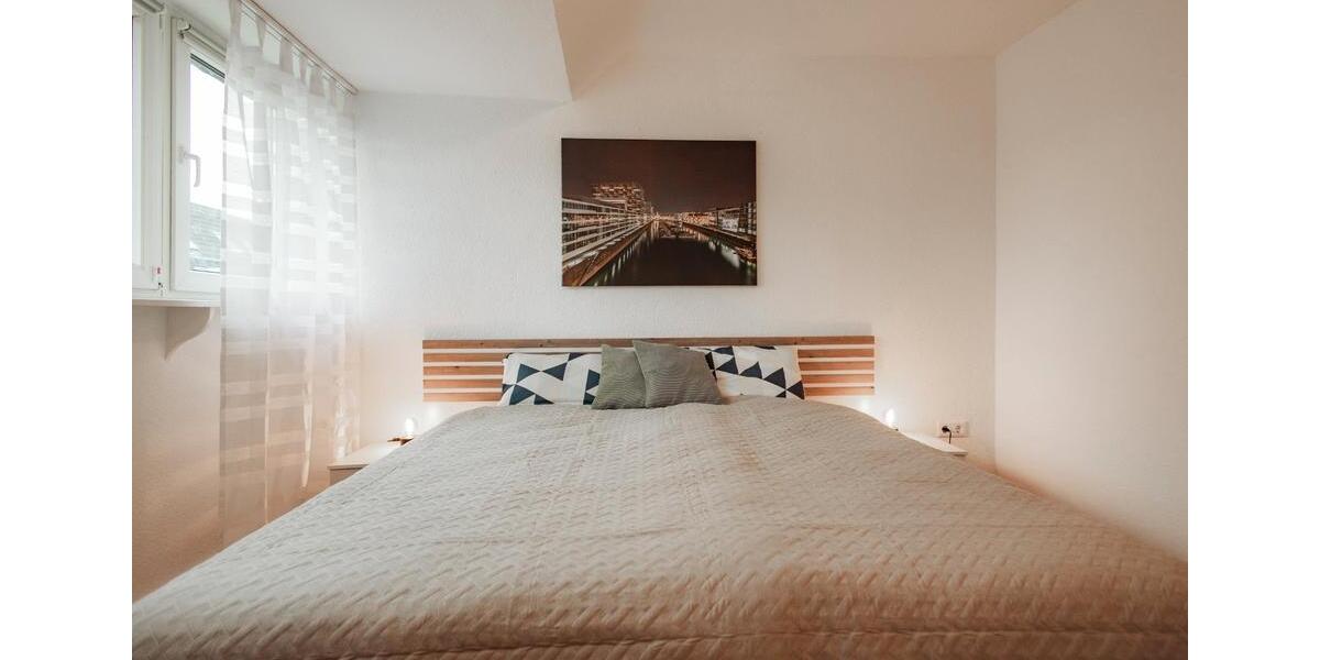 Dachgeschoßwohnung Neuss Augustinusviertel - 2.5 Zimmer, 67 m&sup2;, 1.150&euro; | Angebot:25968665