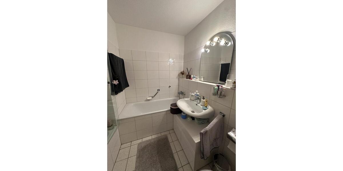 Etagenwohnung Köln Nippes - 2 Zimmer, 72 m&sup2;, 1.750&euro; | Angebot:26616642